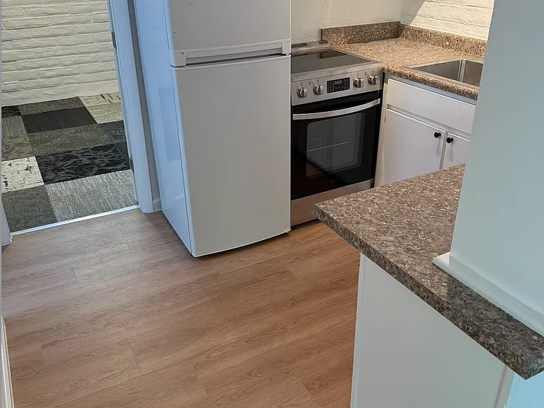 417 Harvard Dr SE #10 — Photo 6