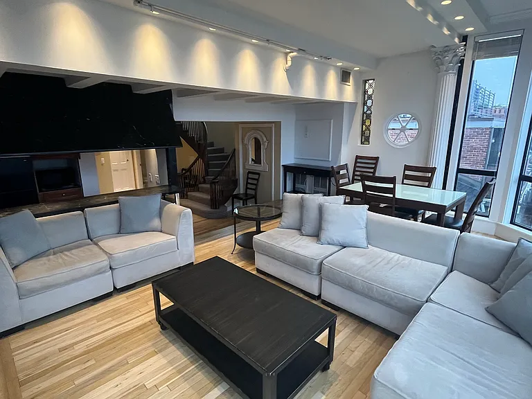 115 Beacon St #PENTHOUSE — Photo 2