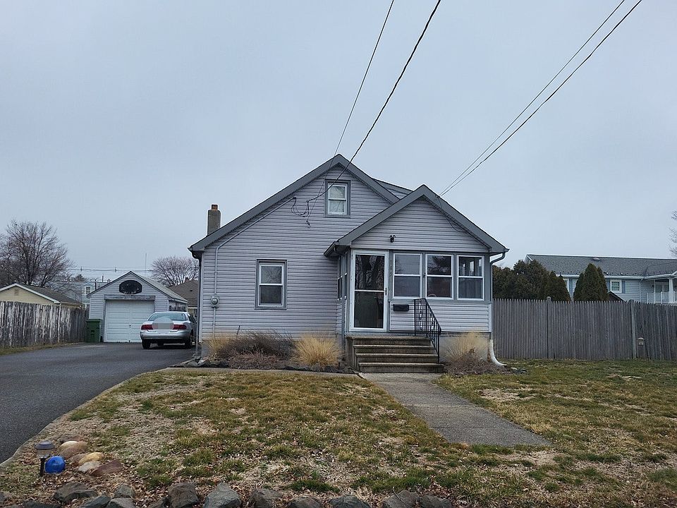2nd image of 145 Walton St