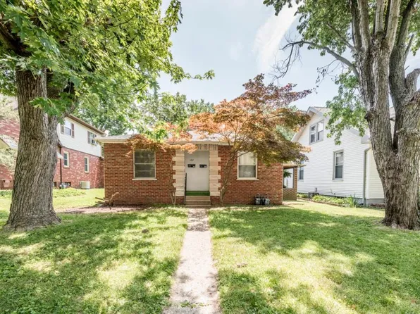 102 N 40th St, Belleville, IL 62226