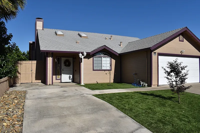 3 bed, 2.0 bath, 1483 sqft, $2,450 — Photo 3