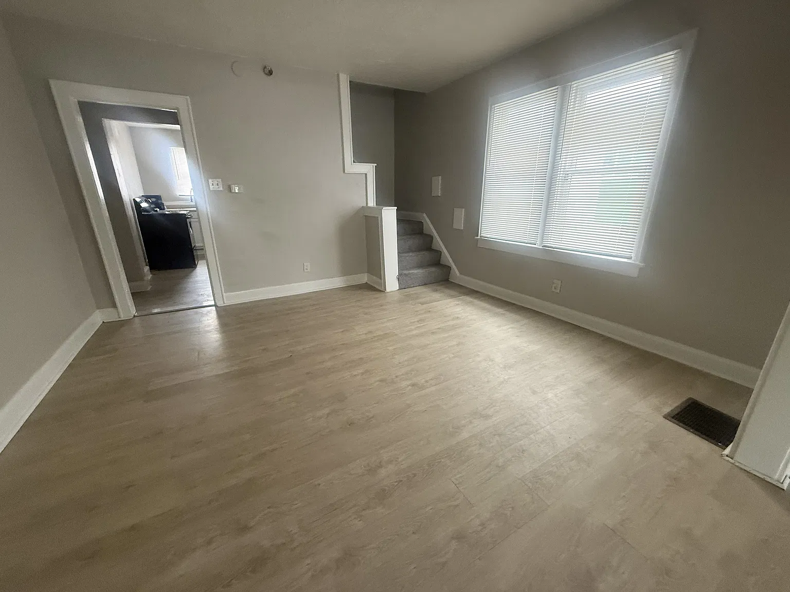 3 bed, 1156 sqft, $1,300 — Photo 1