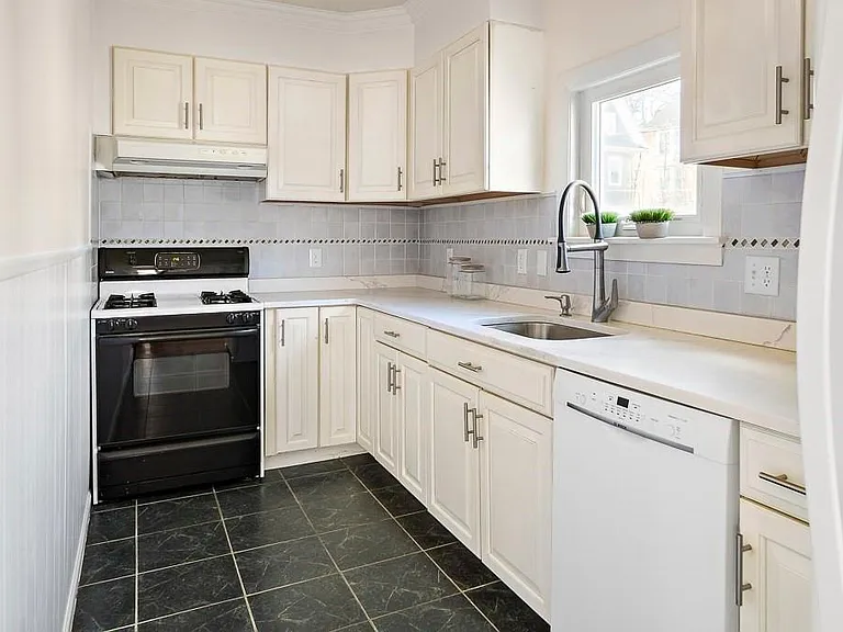 41 Fairview Ter #2 — Photo 12