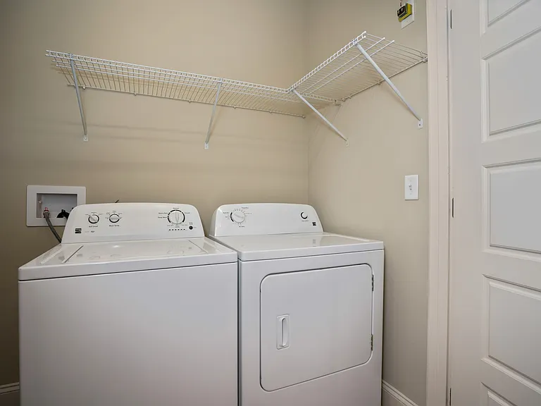 Riverwalk Apartments — Photo 13