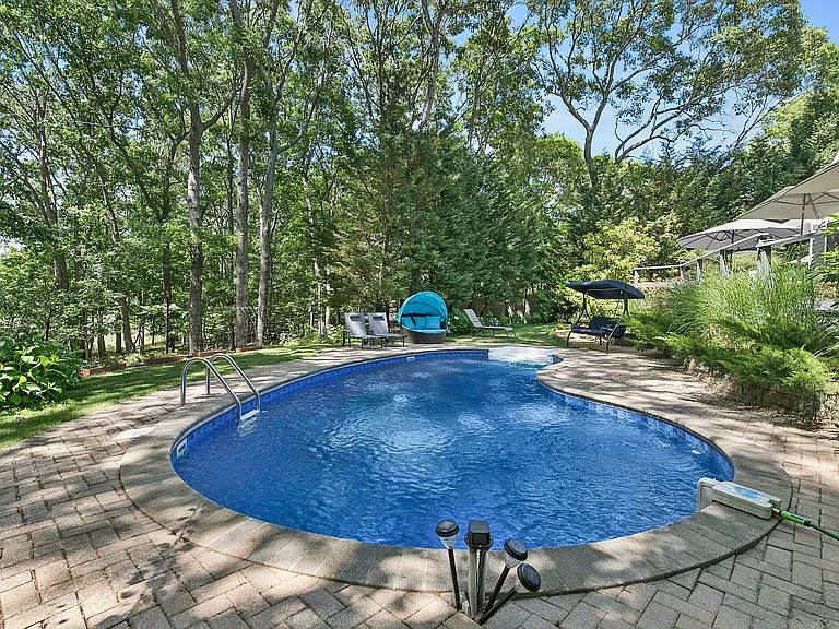 Laurel Ln — Photo 13