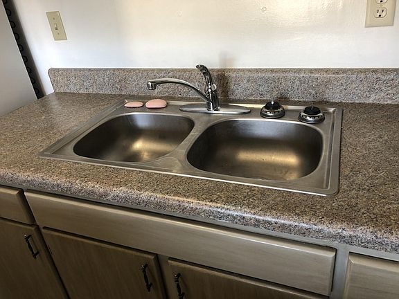 5th image of 410 Auburn Dr