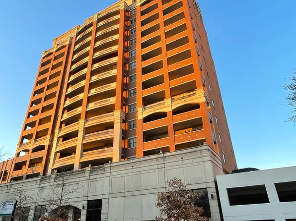 828 W Grace St APT 1208, Chicago, IL 60613