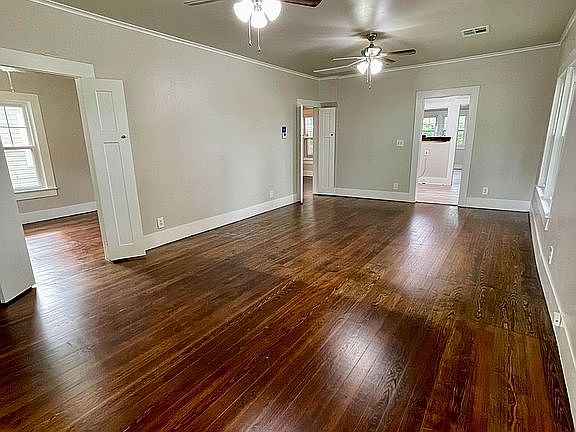 2nd image of 229 W 10th Ave
