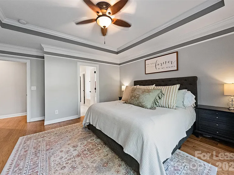 18047 Northport Dr — Photo 44