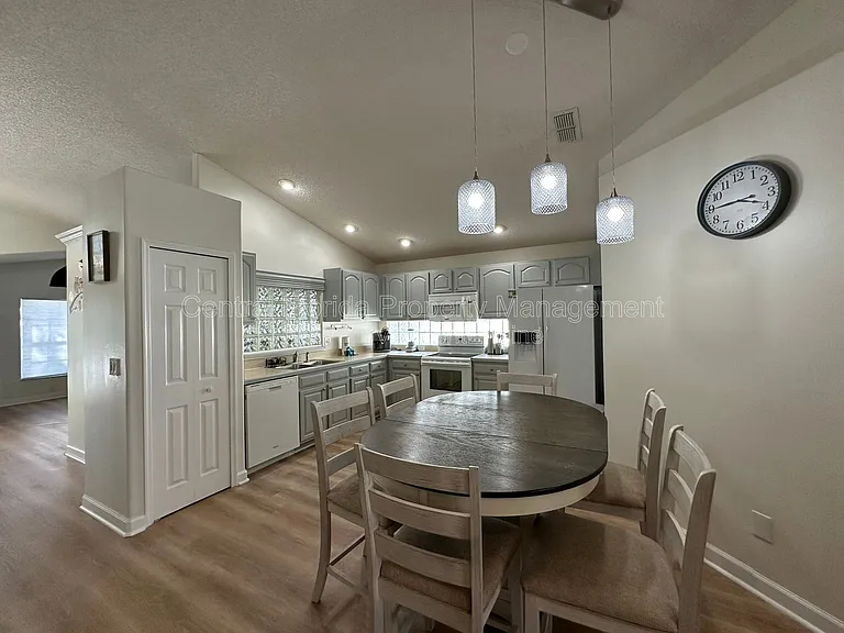 1009 Lake Davenport Blvd — Photo 8