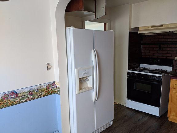 2nd image of 9107 S Highland Ave