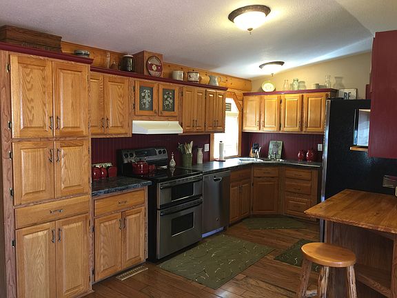 2nd image of 663 Teton Ave