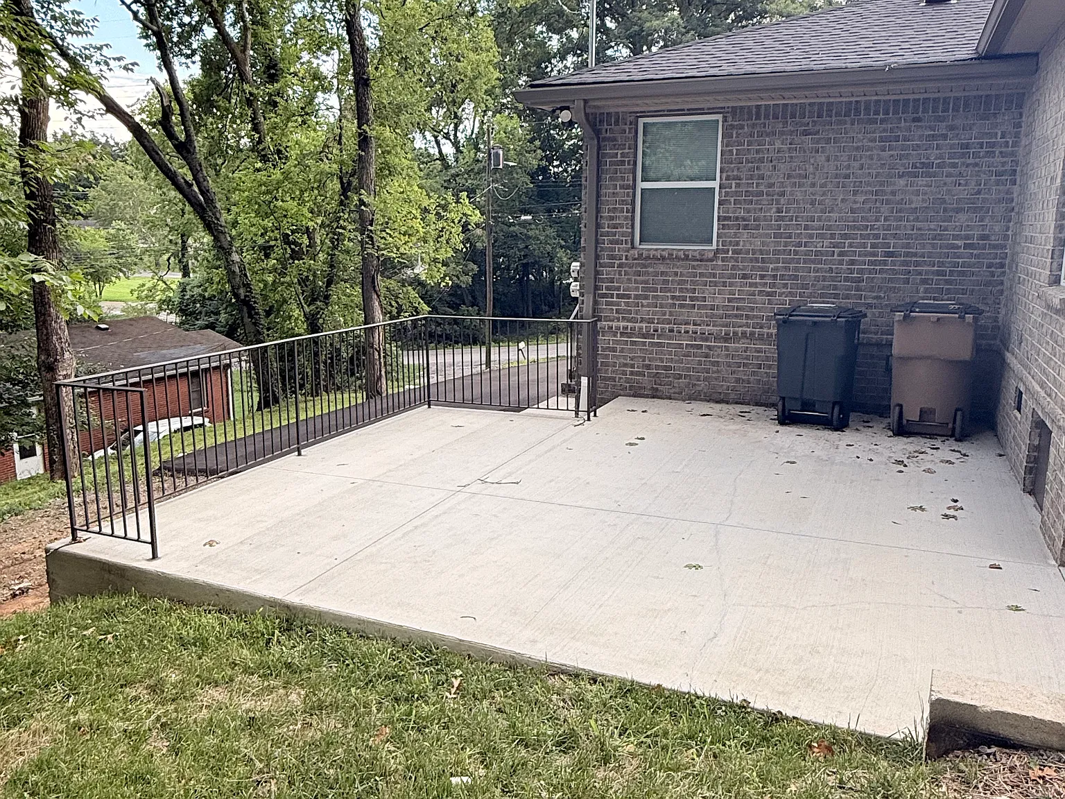 2416 Woodberry Dr — Photo 3