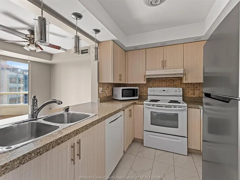3601 Riverside Dr E #706 — Photo 4