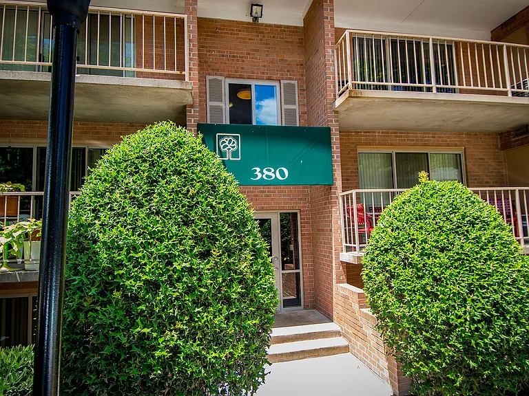 Spring Ridge Apartments Building Exterior 12