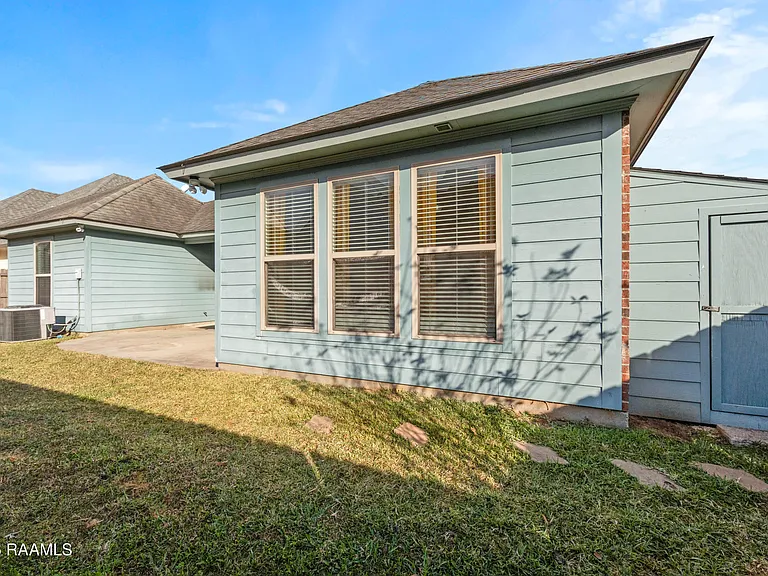 110 Olivewood Dr — Photo 39