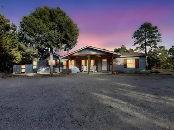 10 Meikle Rd, Tijeras, NM 87059