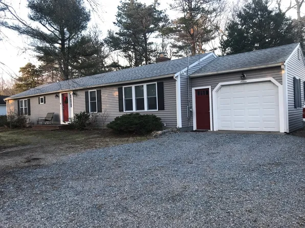 16 Thistle Dr, Centerville, MA 02632