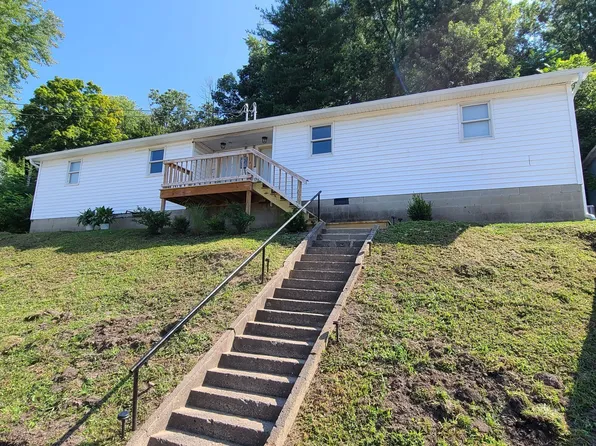 130 Jefferson St, Nelsonville, OH 45764