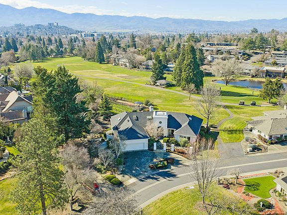 3rd image of 3192 Arnold Palmer Way