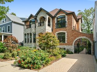 3753 N Tripp Ave, Chicago, IL 60641