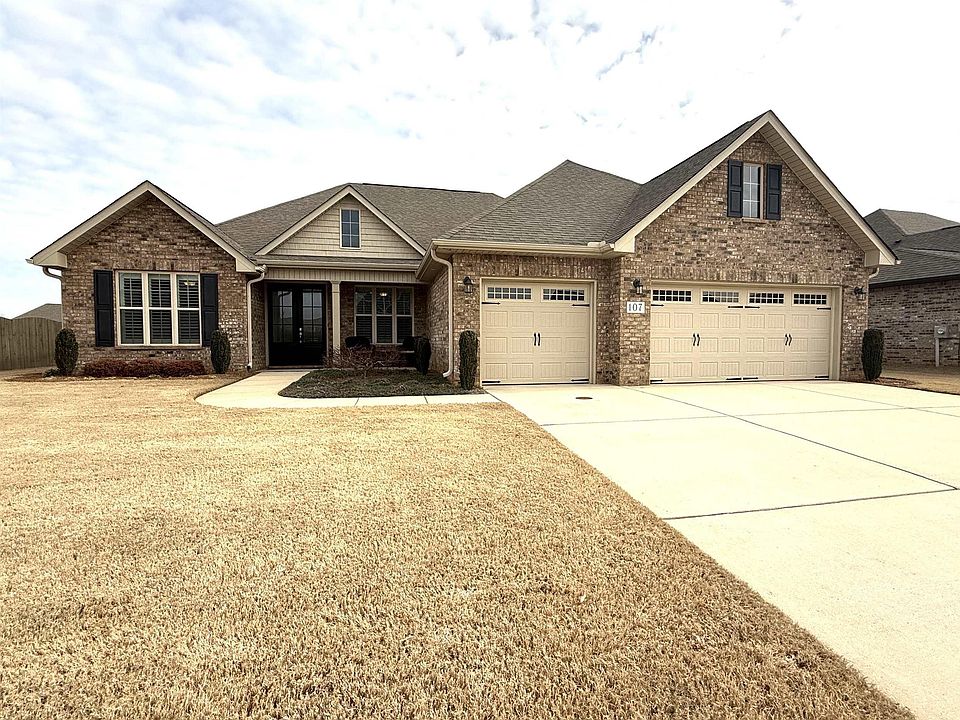 1st image of 107 Colony Cove Dr