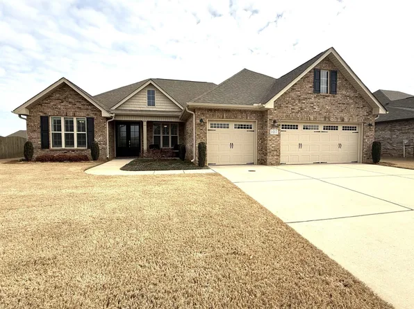 107 Colony Cove Dr, Meridianville, AL 35759