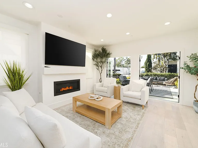 608 Heliotrope Ave — Photo 15