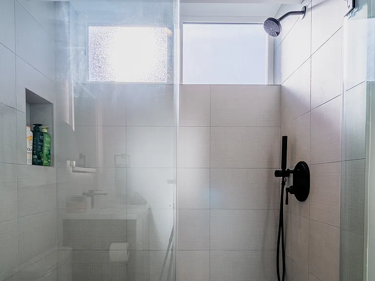 2553 Thurman Ave #2 — Photo 24