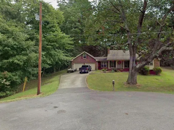 135 Lynx Dr, Clarksville, TN 37042