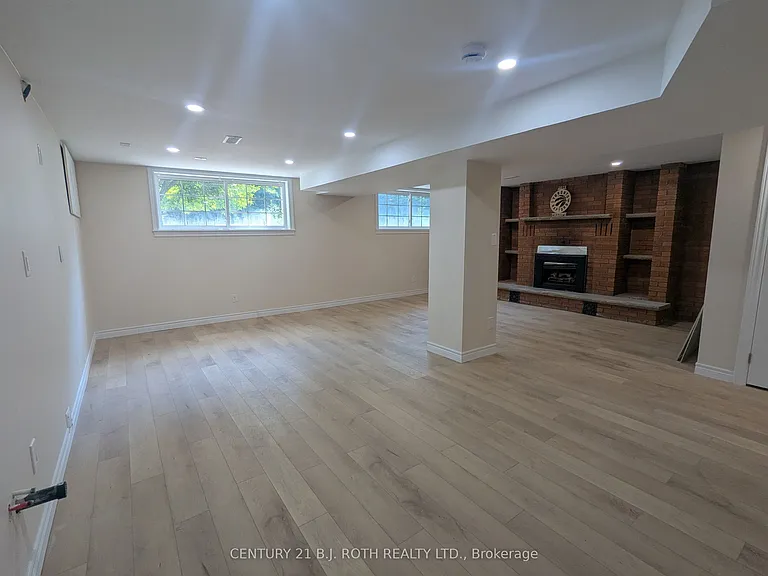 756 Hastings Ave — Photo 10