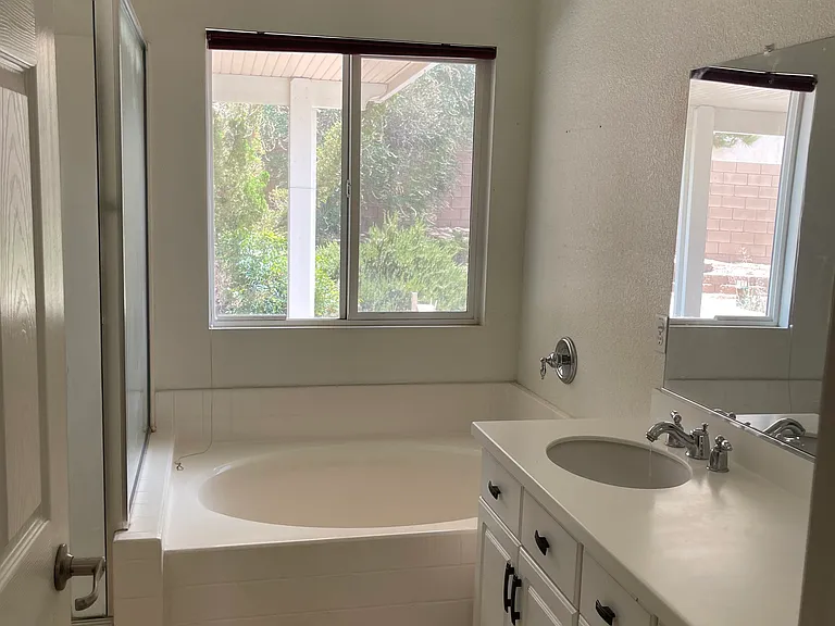 13033 Camden Ln — Photo 12
