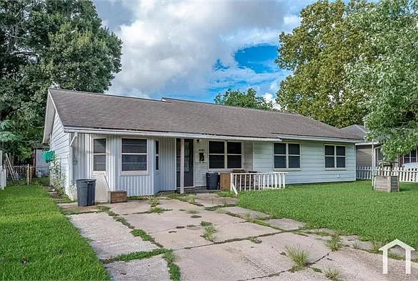 2914 Tarpey Ave — Photo 2
