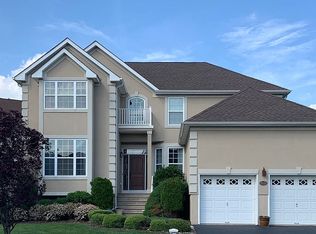 22 Carnation Rd, Monroe Township, NJ 08831