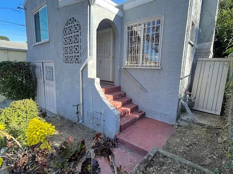 1424 E 20th St — Photo 63