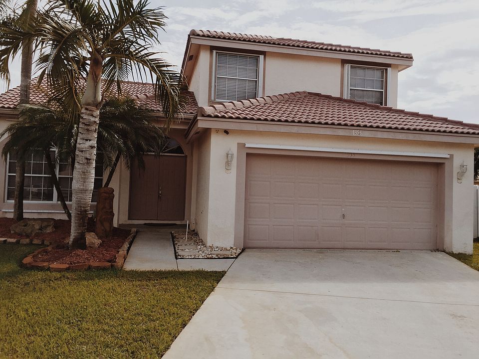 1st image of 1353 SW 181st Ave