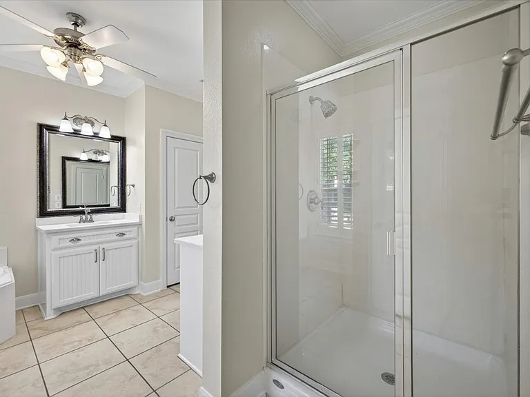 14668 Blakehill Dr — Photo 65