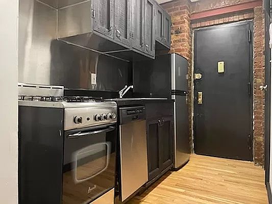 1st image of 520 E 14th St APT 40