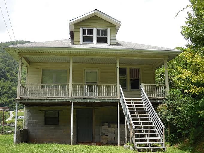 1st image of 105 Mary St