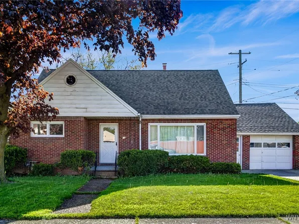 10 Ontario Dr, Cheektowaga, NY 14225