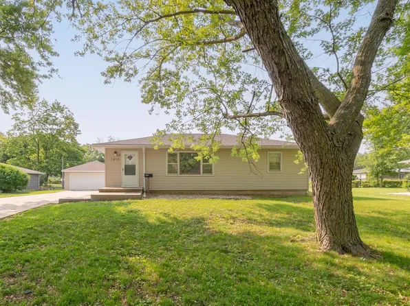 1410 Starbeck Cir, Cedar Falls, IA 50613