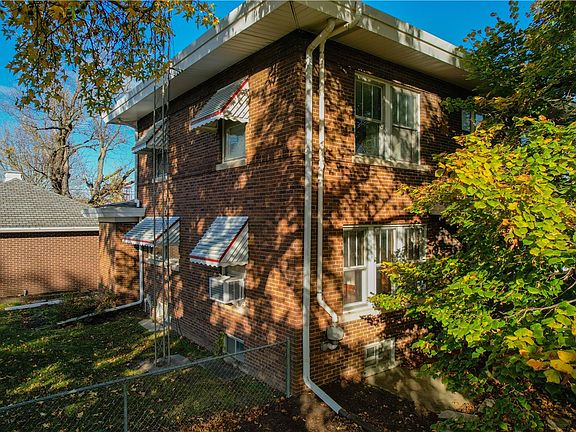 5th image of 207 S Scott St