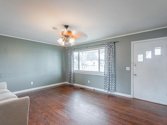 5th image of 512 Neal Dr