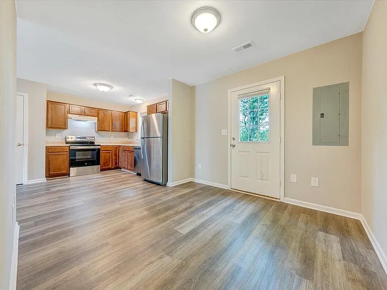 6852 Woodcreeper Dr — Photo 15