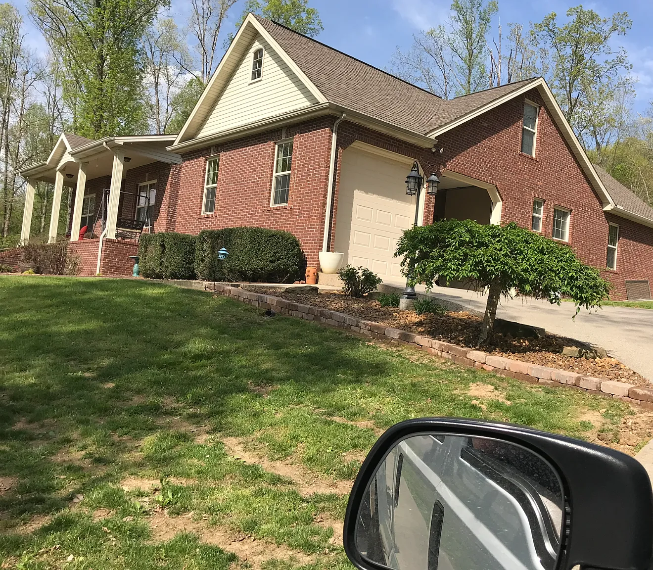 3 bed, 2500 sqft, $2,850 — Photo 2