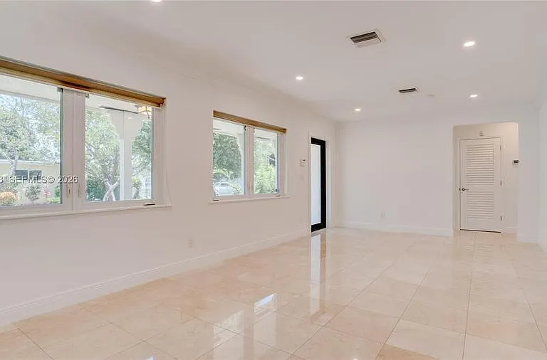 500 SW 51st Ct #1 — Photo 15