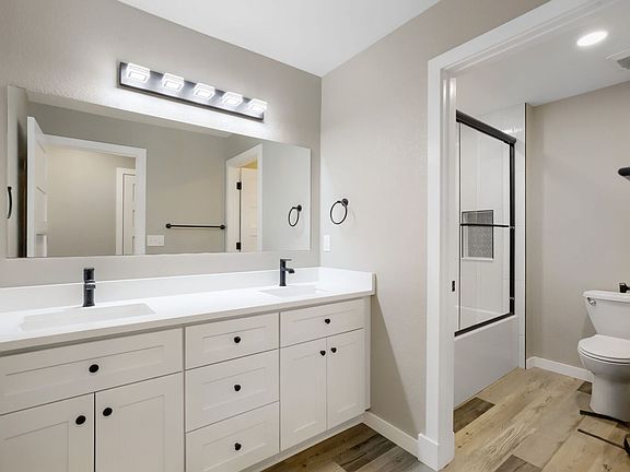 5th image of 805 La Farge Ave