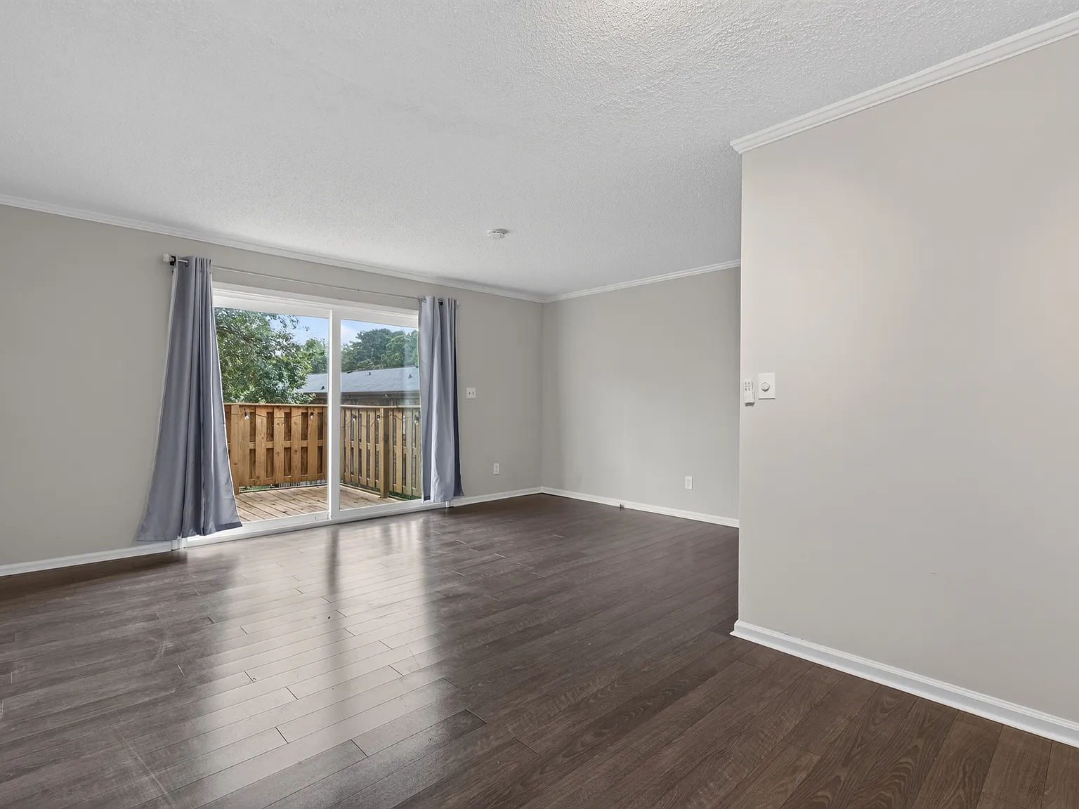 2 bed, 1.5 bath, 1178 sqft, $2,300 — Photo 3