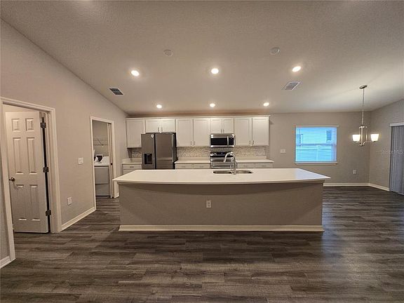 4th image of 1352 Mountain Flower Ln