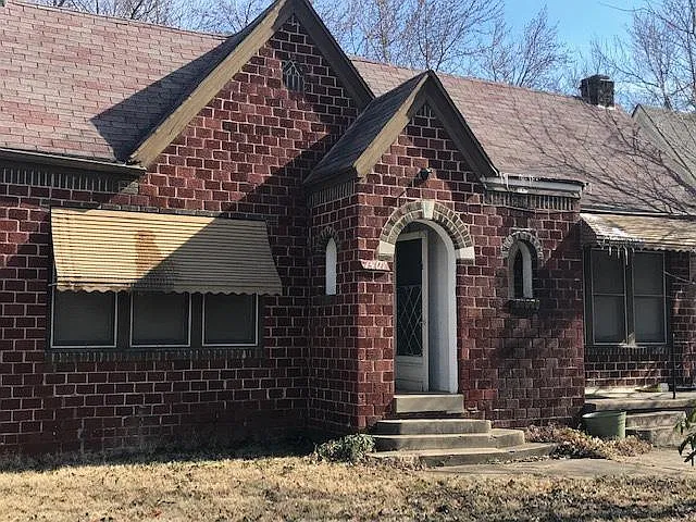 1403 S Florence Pl — Photo 4